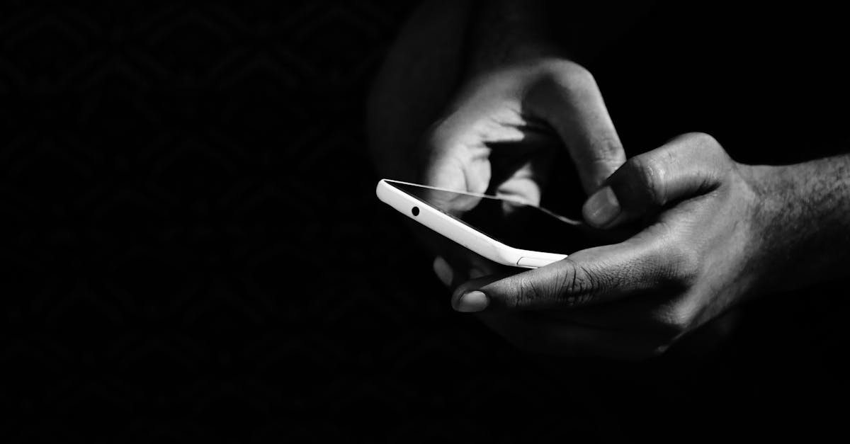 découvrez notre guide complet sur les smartphones : caractéristiques, avis, comparatifs et conseils pour bien choisir le téléphone mobile adapté à vos besoins et à votre budget.