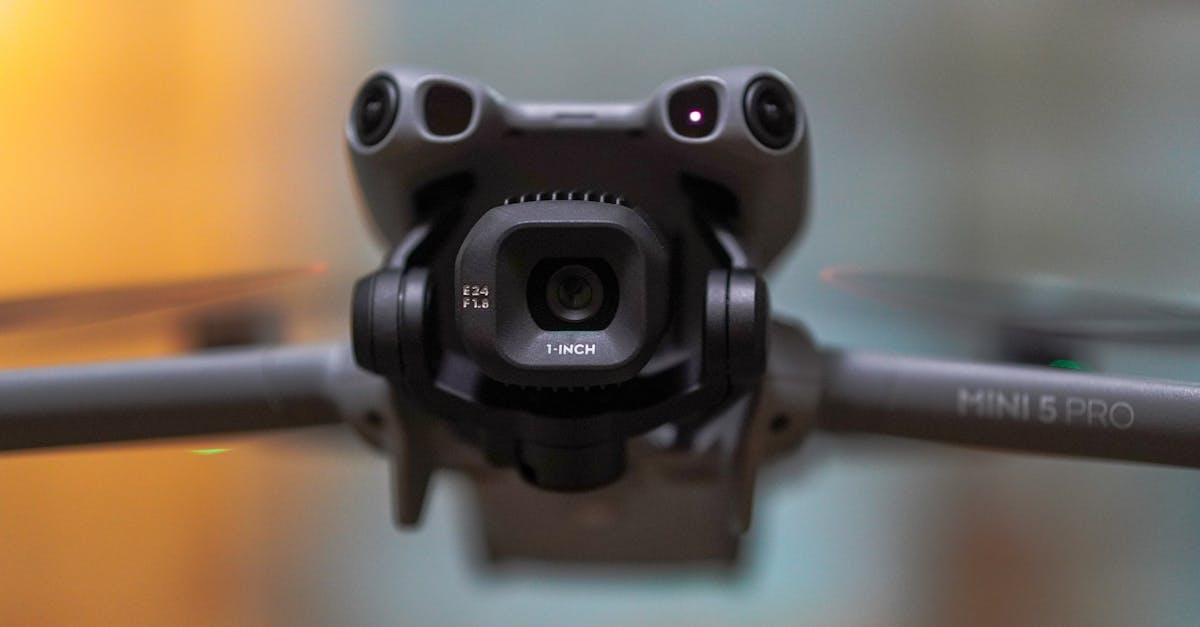 découvrez la caméra thermique, l'outil idéal pour détecter les variations de température, prévenir les surchauffes électriques et observer dans l'obscurité. profitez d’une technologie avancée pour la sécurité, la maintenance et l’inspection.